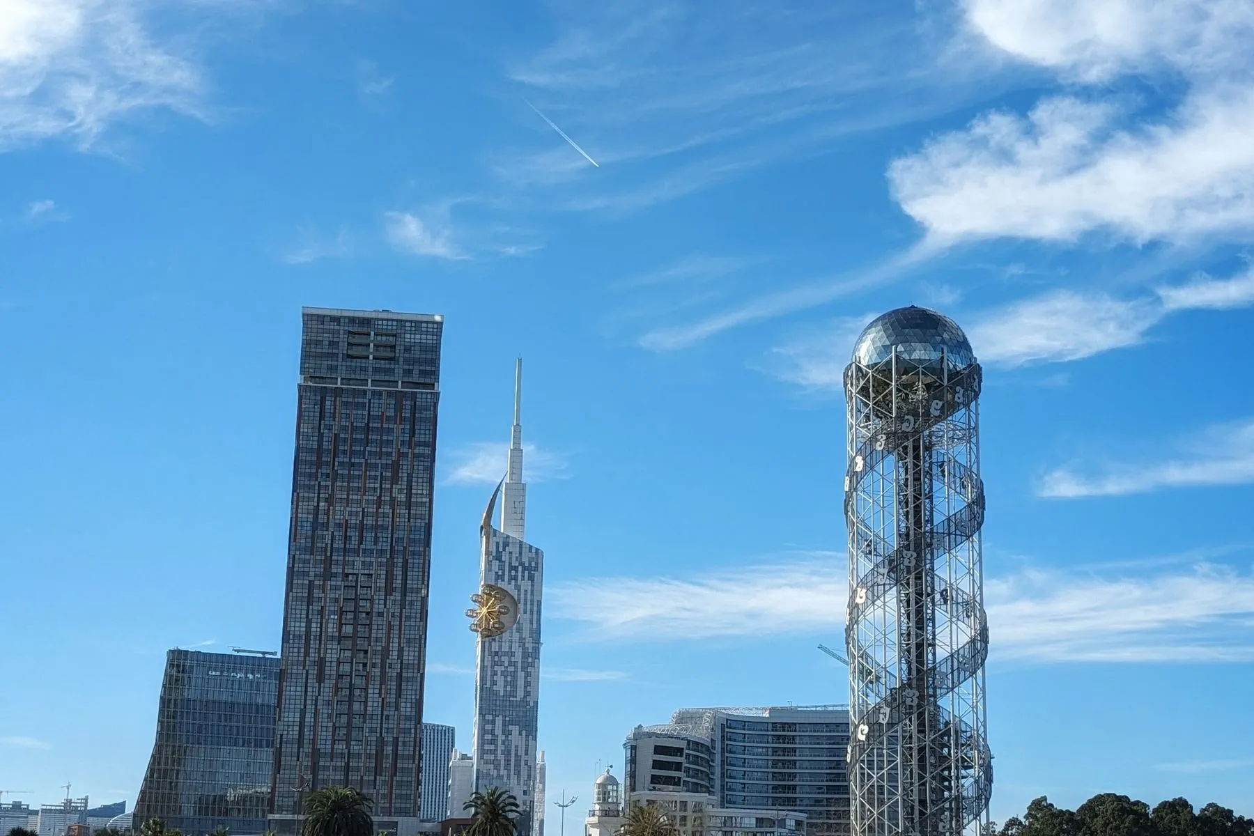 Tepalikdan Batumi va Qora dengiz manzarasi