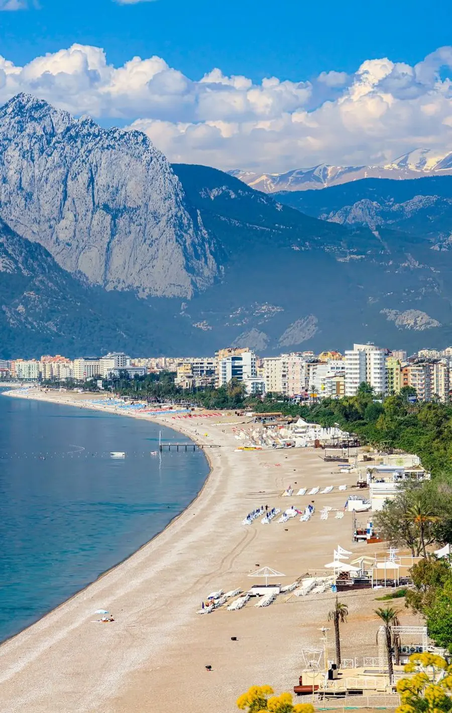 Antalya sohili va Toros tog'lari